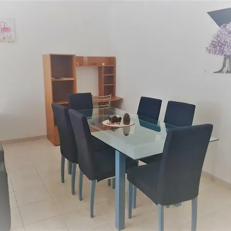 公寓 Beautiful Two Bedroom With Garage *