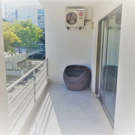 公寓 Beautiful Two Bedroom With Garage 波尔蒂芒
