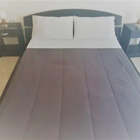 公寓 Beautiful Two Bedroom With Garage 波尔蒂芒