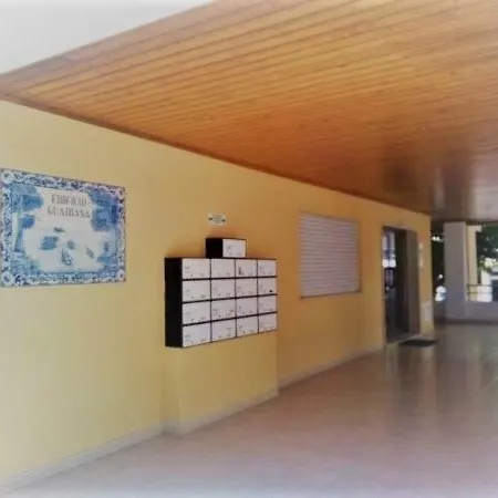 Beautiful Two Bedroom With Garage 公寓