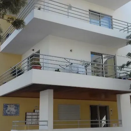 Beautiful Two Bedroom With Garage Portimão