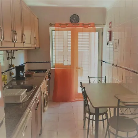 Beautiful Two Bedroom With Garage Apartmán Portimão
