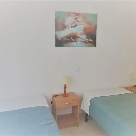 Beautiful Two Bedroom With Garage Apartmán Portimão