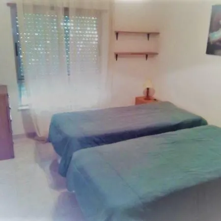 Beautiful Two Bedroom With Garage Portimão